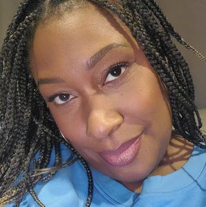 Meet your Posher, Dana